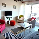 RAVEL - Spacieux logement en duplex, proche centre