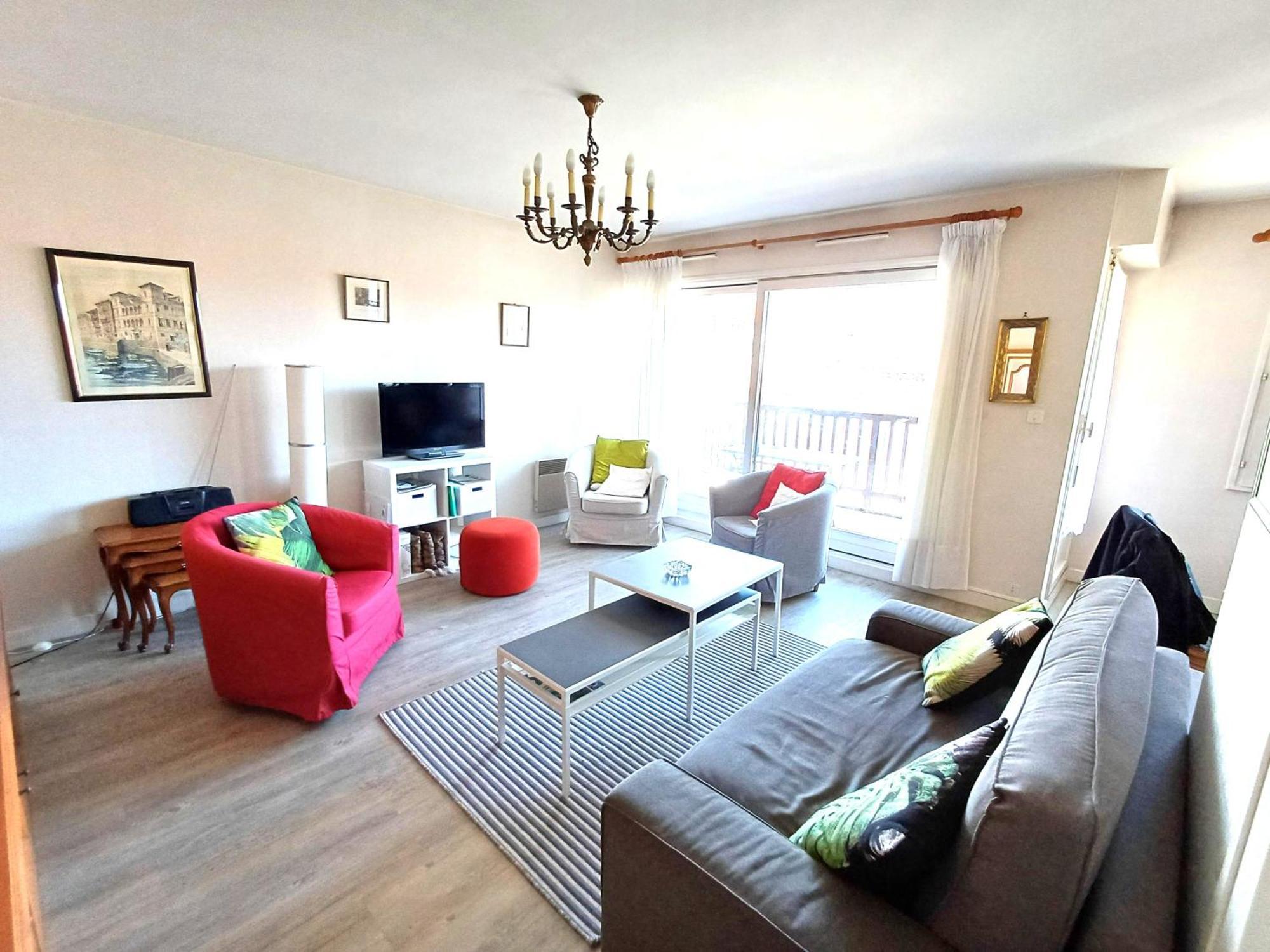 Ravel - Spacieux En Duplex, Proche Centre